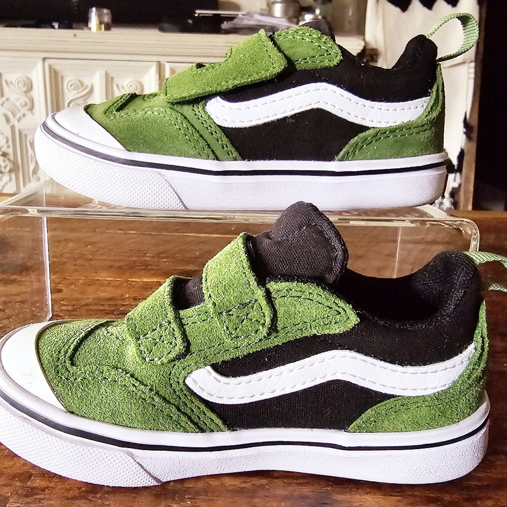 TODDLER BOYS VANS 2-TONE COMFYCUSH NEW SKOOL V, Size 7.5